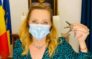 Elena Lasconi îl ironizează pe fostul primar al Câmpulungului, „fidel” al casei de oaspeți a Primăriei