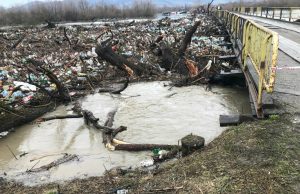 Trafic rutier deviat într-o localitate din Argeș