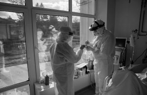 165 de noi cazuri COVID-19 în Argeș. La cât a ajuns incidența