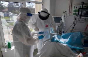 Argeș: Trei noi cazuri COVID-19. În spitale sunt internați cu această boală 60 de oameni