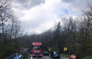 ACUM: Accident pe DN7, în localitatea Drăganu