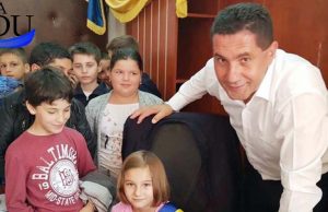 Educație SMART în școlile din Bradu. Cum îi convinge primarul Dan Stroe pe elevi să nu mai migreze spre Pitești