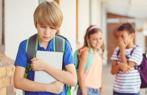 Cyberbullying-ul sau hărțuirea online și alte pericole la care se expun elevii