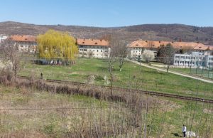 Sebastian Florescu, consilier local PNL Ștefănești: “În loc să dăm 40.000 de lei ca să facem studiu de fezabilitate pentru loc de grătare la blocurile grecești, mai bine rezolvăm problema inundării subsolurilor sau facem locuri de joacă”