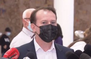 VIDEO | Premierul clarifică dilema privind relaxarea la joburile cu toți angajații vaccinați: “Deocamdată, cu mască la locul de muncă, la interior”