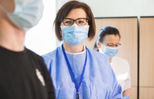 Testarea rapidă în farmacii pentru depistarea COVID-19, aprobată de Ministerul Sănătății