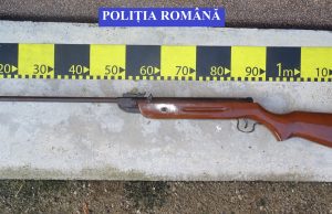 VIDEO: Ameninţări online cu arme, în Argeş. Arsenalul găsit în timpul percheziţiilor ce au urmat postării live
