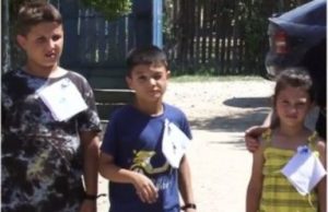 Drama a 4 copii: casa le-a ars, tatăl le-a murit în incendiu, iar mama lor e în stare gravă