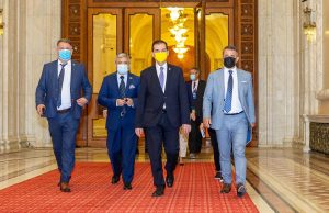 Adrian Miuţescu, liderul PNL Argeş: „Mi-a fost reţinut telefonul mobil de către poliţişti judiciari. Am dubii asupra legalităţii acţiunii”