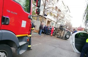Accident în Pitești. Trei mașini sunt avariate Accidentul a avit loc pe strada Matei Basarab Foto: ISU ARGEȘ