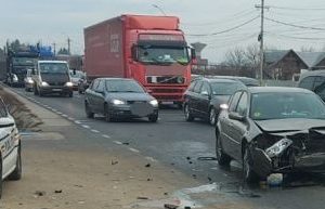 Accident pe DN73. Un tânăr a fost preluat de SMURD