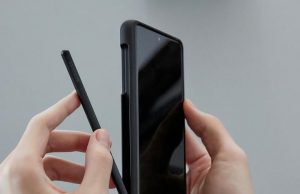 Cu o picătură de sânge și un mic sistem atașat la un smartphone, am putea testa de acasă problemele de coagulare a sângelui Smartphone Sursa foto Facebook Samsung