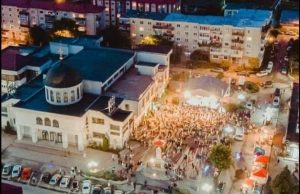 Decernarea diplomelor de fidelitate și spectacol de folclor, dans și muzică ușoară, miercuri seara, la Zilele Orașului Topoloveni Foto: Casa de Cultură Topoloveni