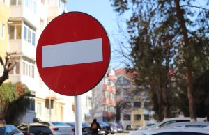 Atenție la noile semne de circulație montate în Mioveni!