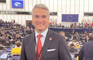 Eurodeputatul Dragoș Pîslaru: Femeile care lucrează în UE câștigă, în medie, cu 13% mai puțin decât bărbații care prestează același tip de muncă