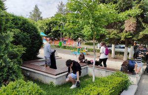 Mobilizare impresionantă la Mioveni. Aproape 200 de voluntari au participat la acțiunea de ecologizare, pentru a marca, în avans, Ziua Mondială a Mediului