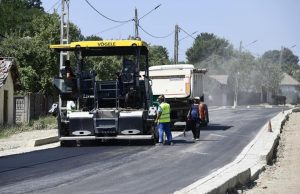 Modernizarea cu bani europeni a DJ Craiova-Cetate și „gogomănia” care a scandalizat sătenii Sursa foto: Facebook Cosmin Vasile