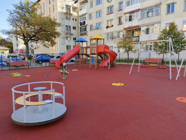 Mioveni - loc de joacă reabilitat Sursă foto Facebook Ion Georgescu