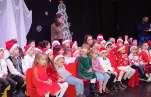 Cadouri împărțite chiar de Moș Crăciun, în MIOVENI