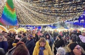 Sărbători de poveste în Mioveni. După colindele de Crăciun, este așteptat cu nerăbdare focul de artificii care va face senzație de Revelion