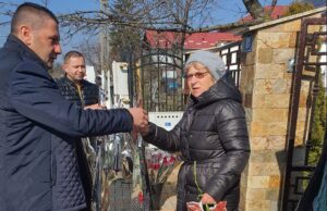 Dan Stroe: „Bucuria unei flori oferite și seninătatea zâmbetelor apropie și mai mult orice comunitate!”