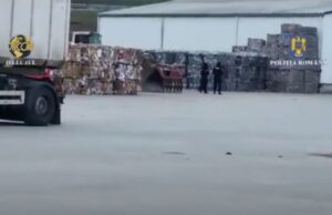 VIDEO Percheziții în Argeș, Ilfov, Vrancea și București, într-un dosar de delapidare, înșelăciune, fals și deturnare a licitațiilor publice pentru deșeuri Infracțiuni regimul deșeurilor Sursă foto captură video Youtube Poliția Română