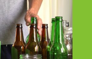 BRADU: Pubele pentru colectarea sticlei, distribuite gratuit. Când și de unde se pot ridica