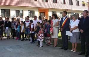 22 săli de clasă din comuna BRADU vor fi dotate cu echipamente digitale și materiale didactice