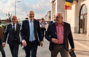 TOPOLOVENI: Secretarul general adjunct al NATO, Mircea Geoană, i-a mulțumit lui Gheorghiță Boțârcă: „Una din cele mai plăcute surprize din seria lansărilor cărții ‘Bătălia pentru viitorul României. Gândurile unui român la vârful NATO’ am avut-o la Topoloveni” Mircea Geoană