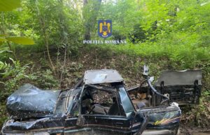 O mașină a căzut în gol, pe Transfăgărășan: Două persoane sunt grav rănite. Cum s-a produs accidentul