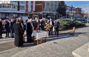 TOPOLOVENIUL nu și-a uitat martirii: „Recunoștință veșnică eroilor neamului românesc!”